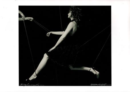 Deformation Wandelende dame 2006 C-Print