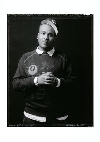 Mi Matties met petje en gevouwen handen 2008