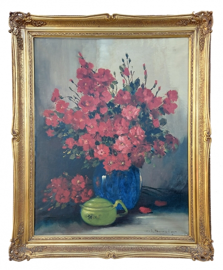 Bloemen in blauwe pot met groen potje