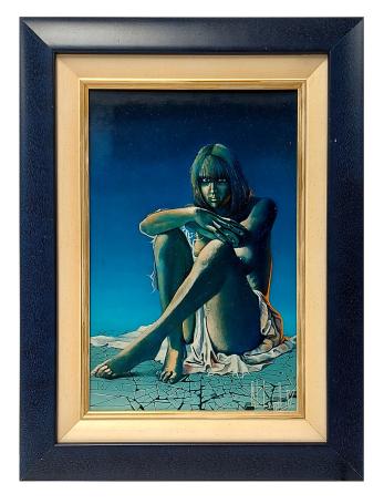 Zittende dame met indringende blik