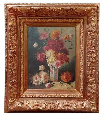 Stilleven met fijne vaas en bloemen